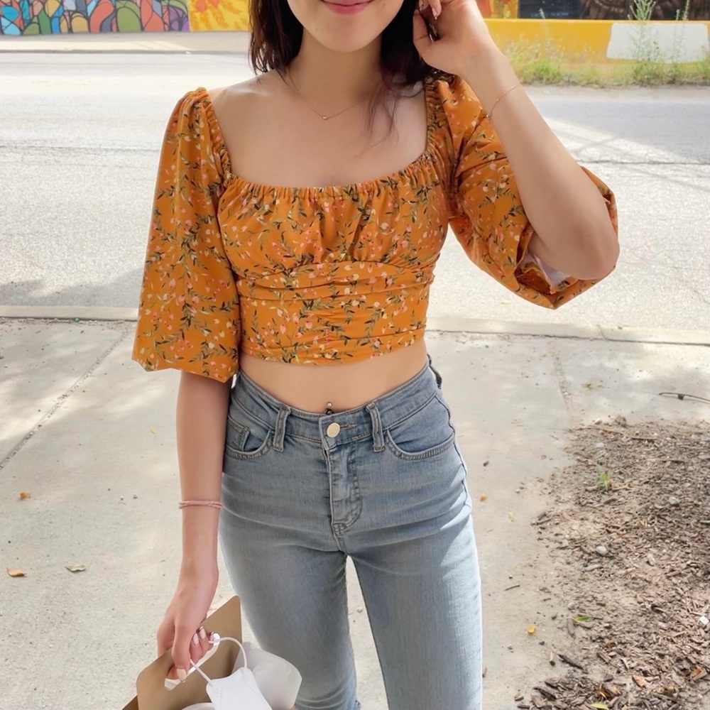 Cropped long sleeve flower top